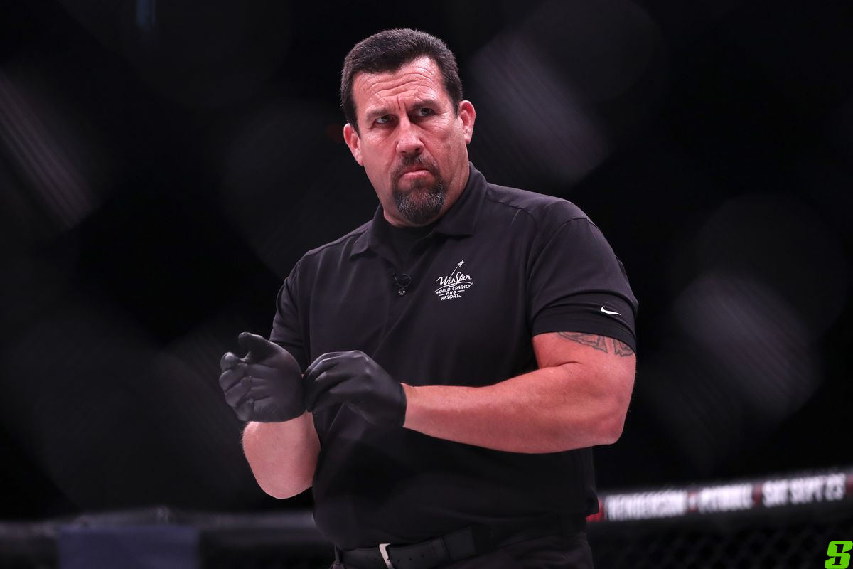 Легендарный рефери раскритиковал судей UFC Абу-Даби за боязнь выставить 10-7