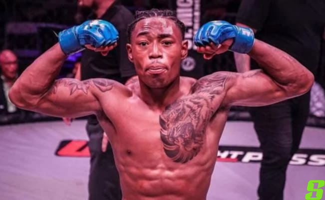 Элайджа Смит